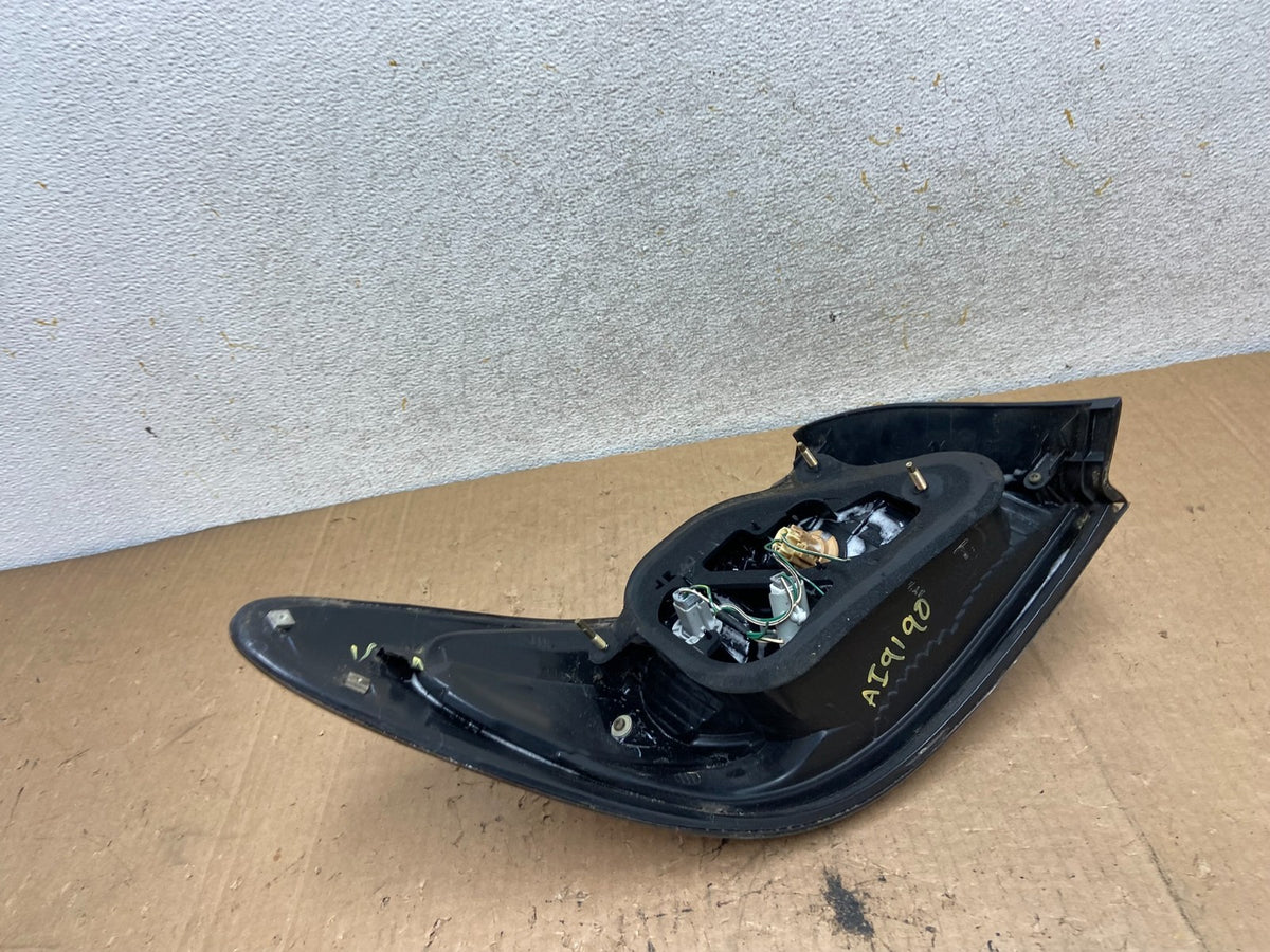 2002 to 2004 Lexus ES300 ES330 Right Passenger Side Tail Light AI9190 LK6