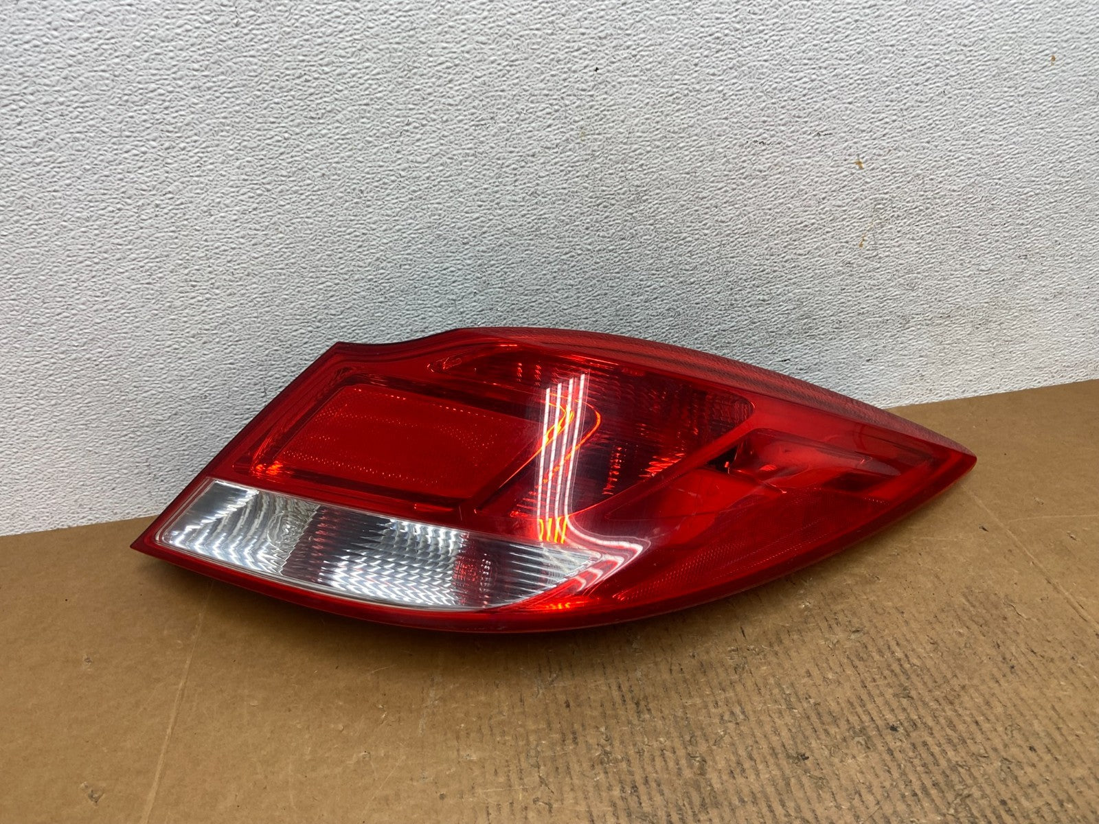 2011 2012 2013 Buick Regal Right Passenger RH Side Tail Light AE1334 DW0