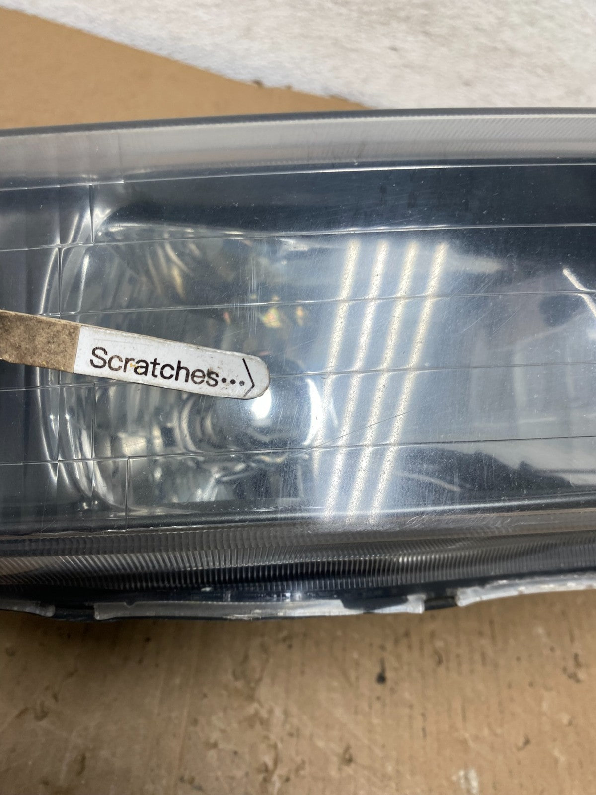 2002 to 2003 Mitsubishi Galant Right Passenger RH Side Headlight AD8135 DW3