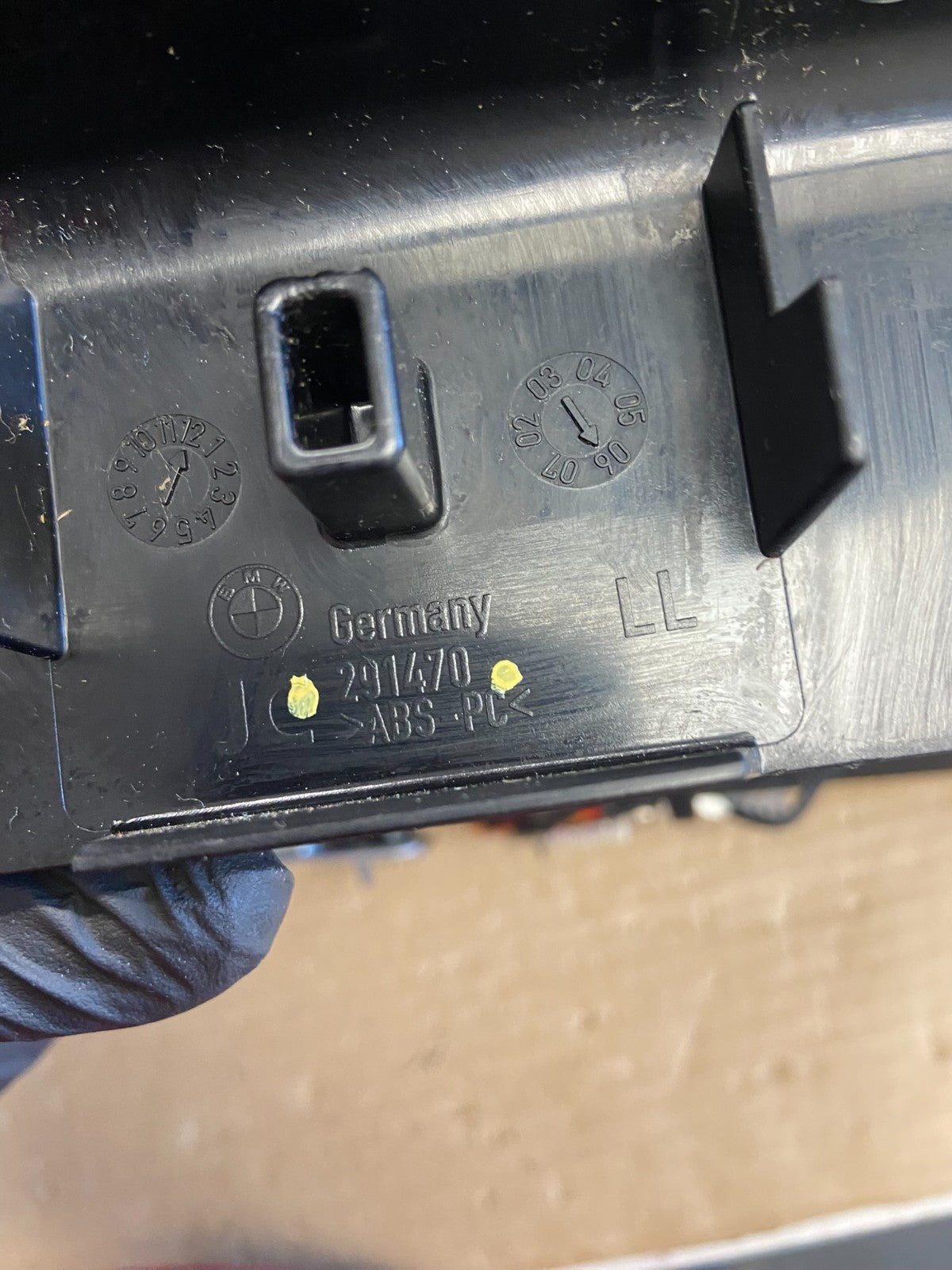 2004 - 2010 Bmw E83 X3 Front Right Passenger Storage Glove Box AH1566 DG5