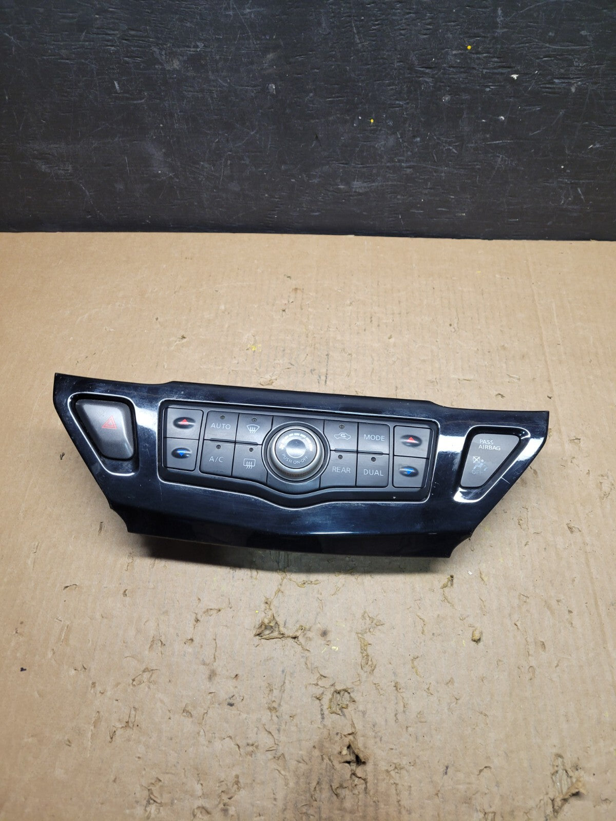 2013 to 2018 Nissan Pathfinder Radio Audio Information Control U5310 DG0