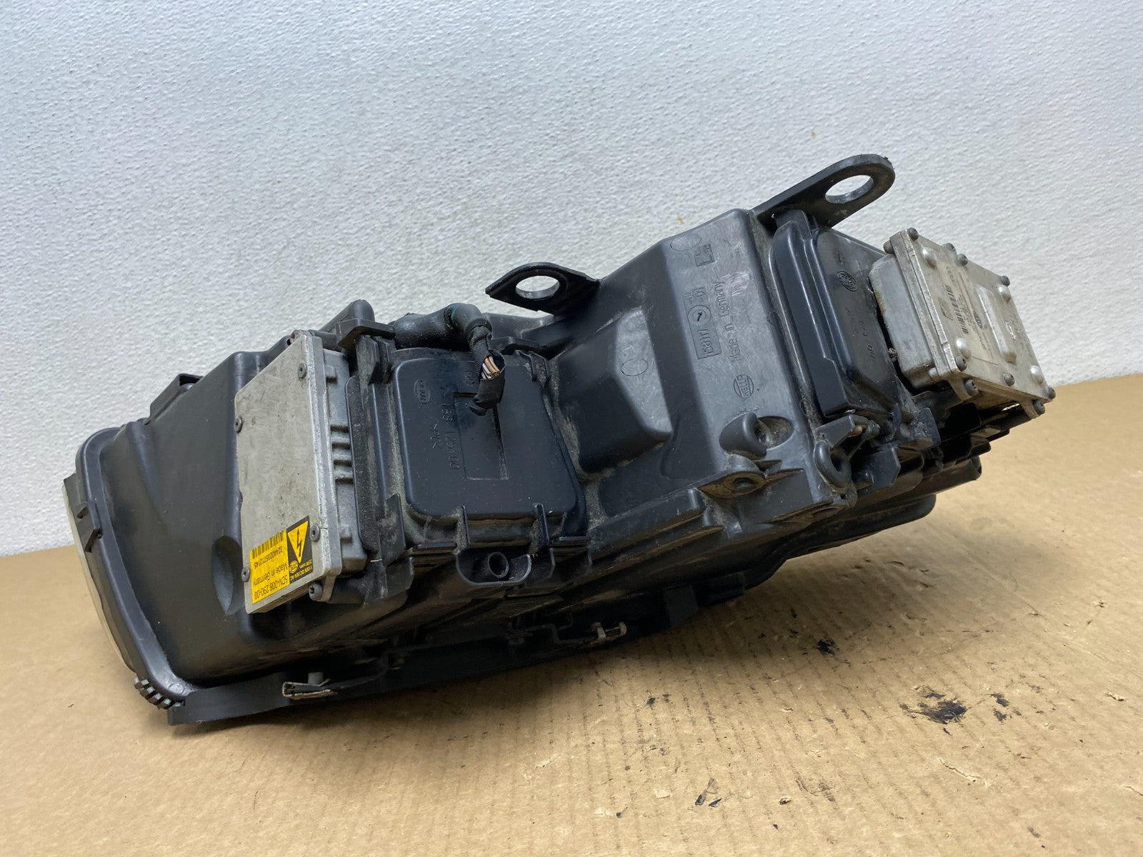 2004 - 2005 Audi A8 Left Driver LH Headlight AFS Xenon HID AG2085 DW5