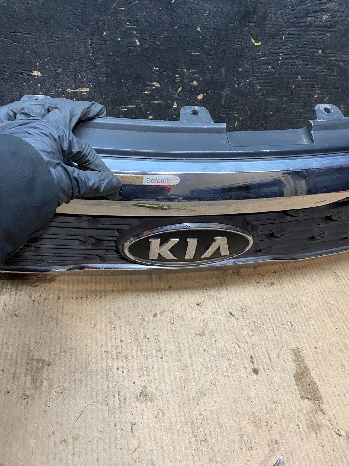 2011 2012 Kia Sedona Front Upper Grill Grille OEM X3244 DG3