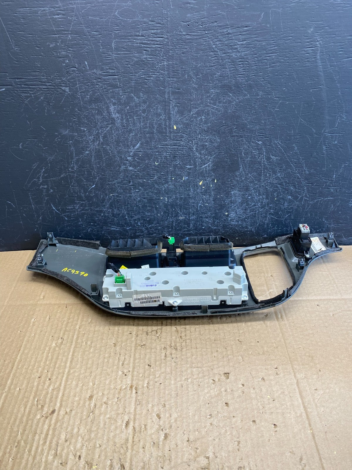 2005 to 2010 Honda Odyssey Radio Climate Control Dash Trim Bezel AC9590 DG2