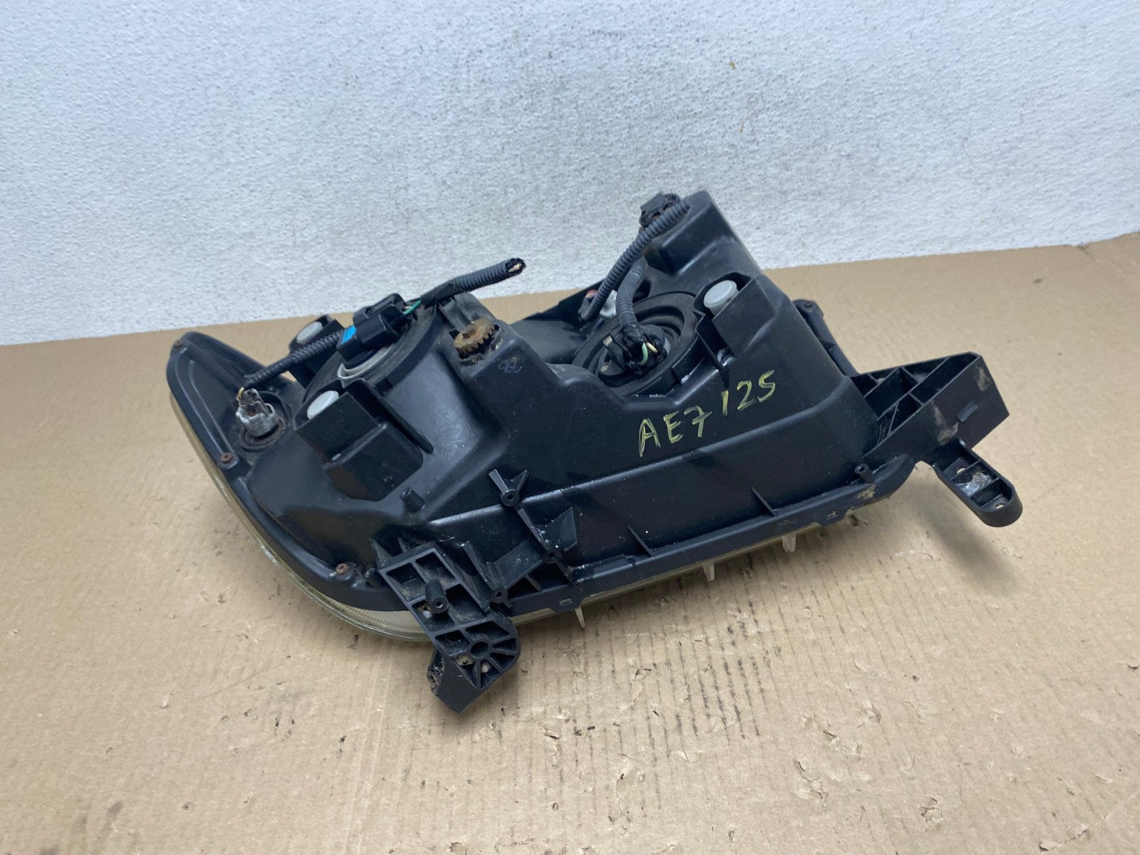 2007 to 2014 Toyota Sequoia Tundra Left Driver LH Headlight Halogen AE7125 LK7