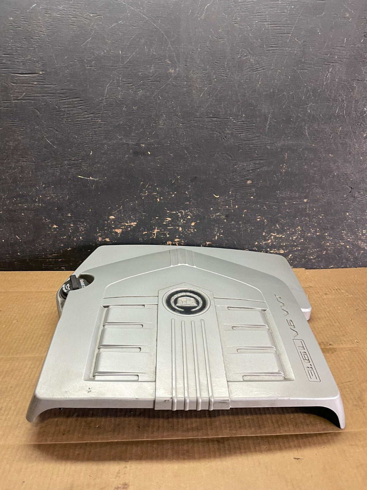 2004 to 2007  Cadillac CTS 3.6L Plastic Engine Cover Shield OEM AA9207 DG4