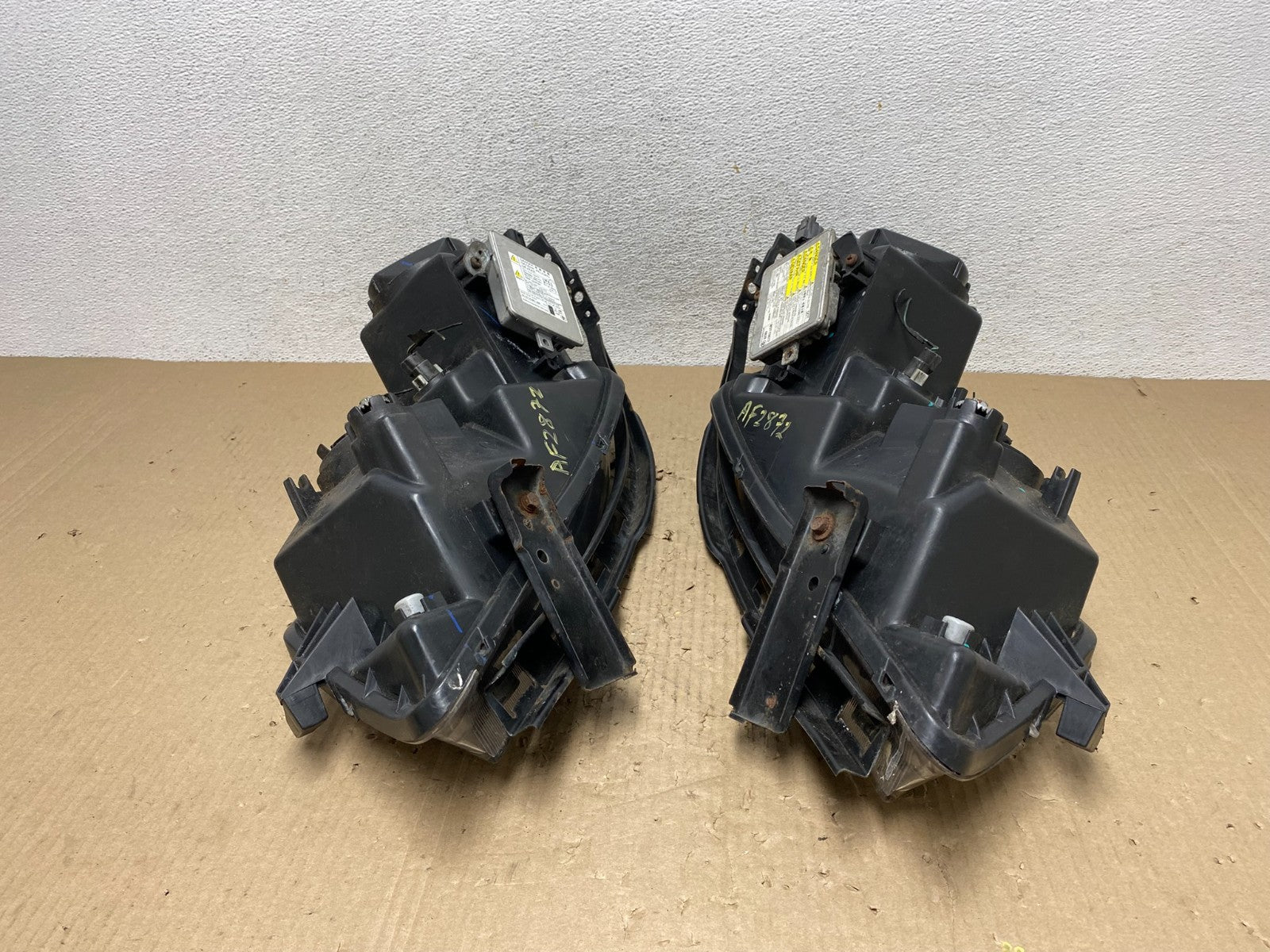 2004 to 2008 Acura TSX Left+Right Set Side Xenon HID Headlights AF2872 DG8