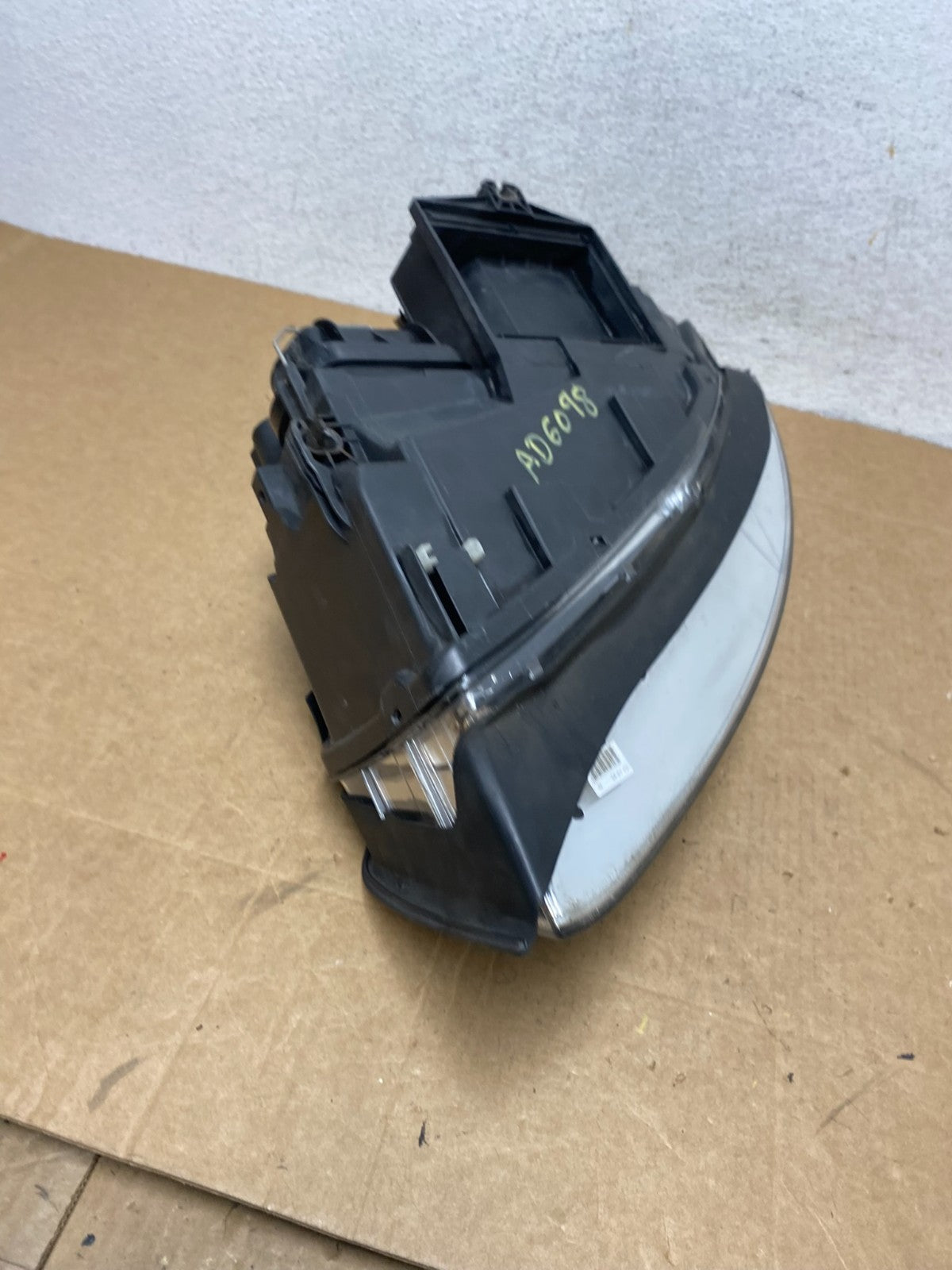 2002 - 2005 Audi A4 Sedan Right Passenger Halogen Headlight AD6098 DW9