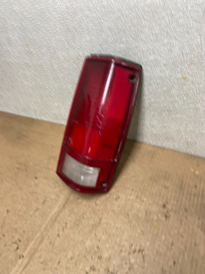 1985 to 1993 Chevrolet S10 S15 SONOMA Right Passenger Tail Light AA66351