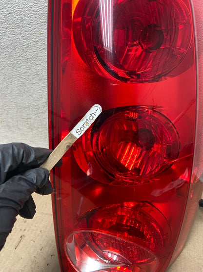 2007 to 2011 GMC Yukon Right Passenger RH Side Tail Light AJ1831 LK3