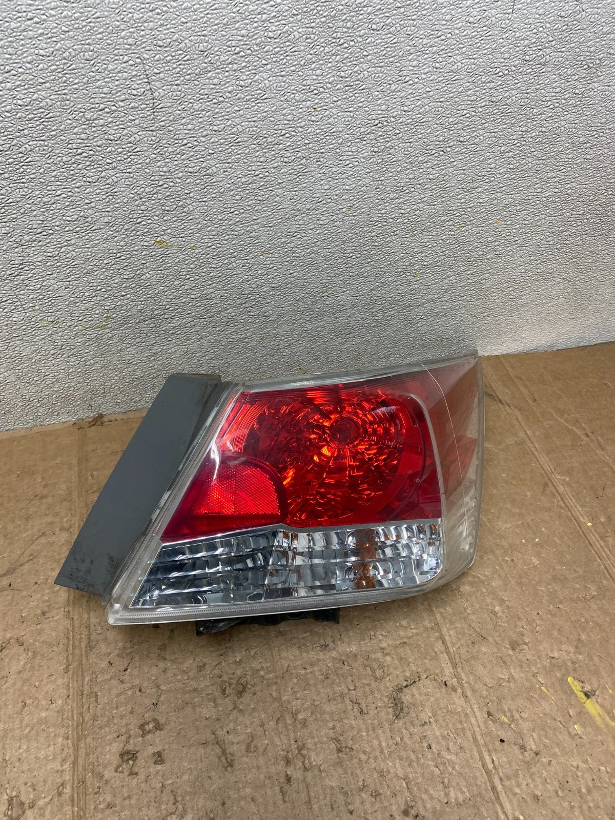 2008 to 2012 Honda Accord Sedan Tail light Right Passenger RH Side AA4173 DW0