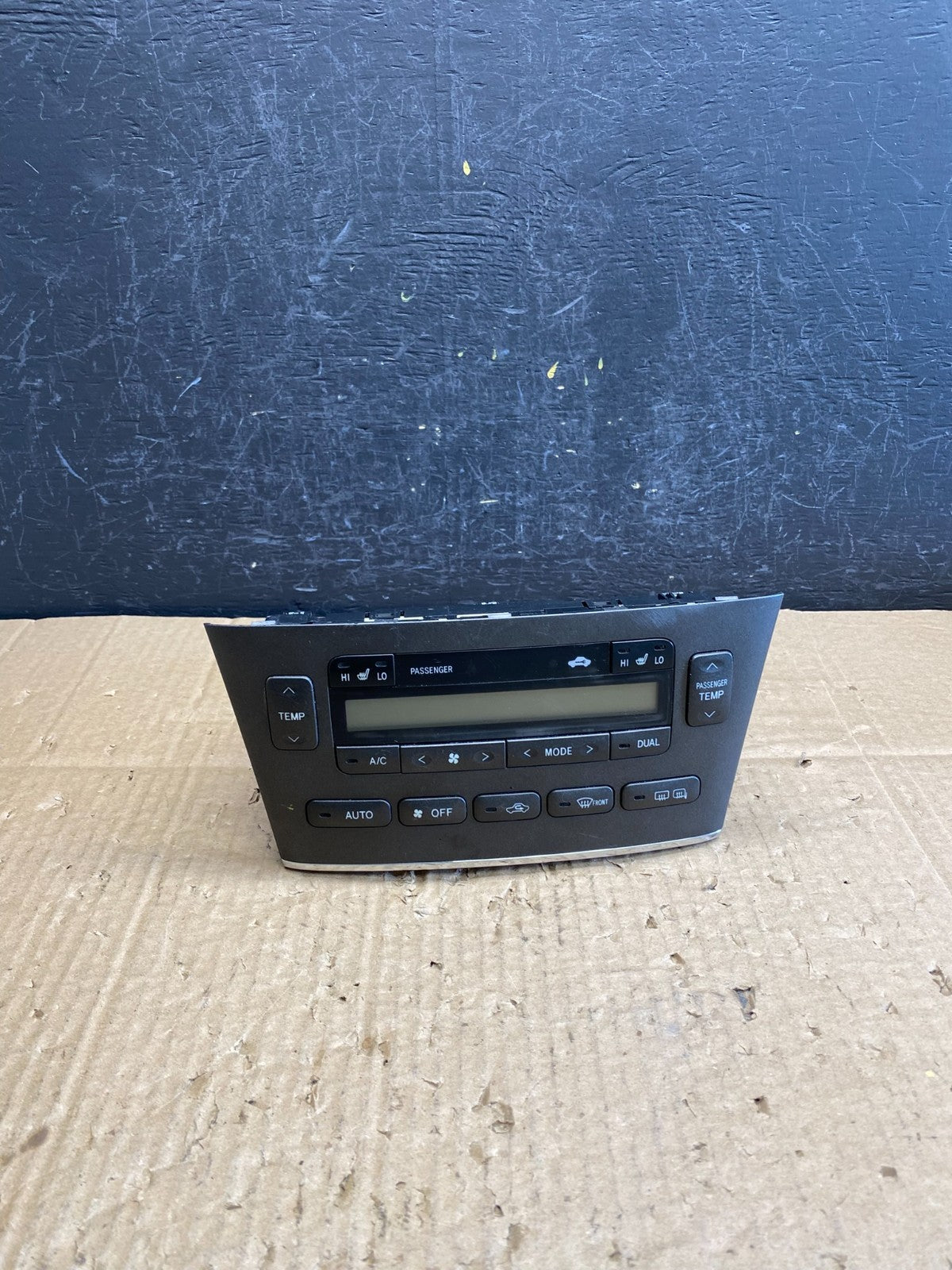 2002 - 2003 Lexus ES300 Center Dash A/C AC Heater Climate Control Unit AC9640 DG0