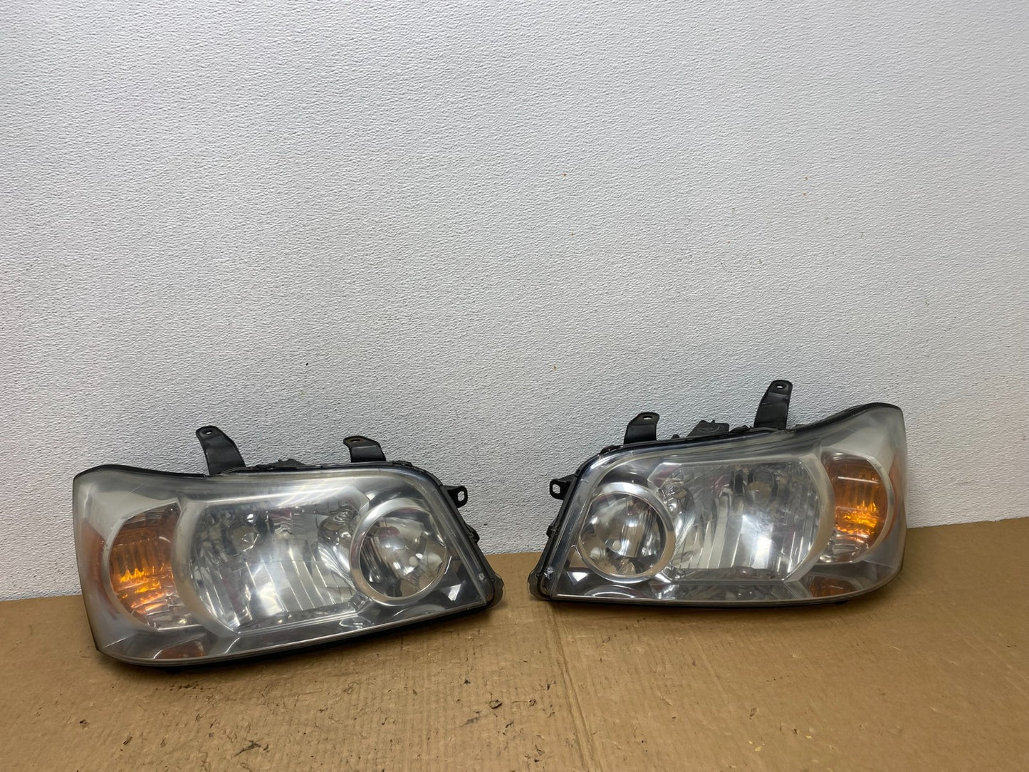 2004 2005 2006 Toyota Highlander Headlights Left+Right Side AC8142 DW0