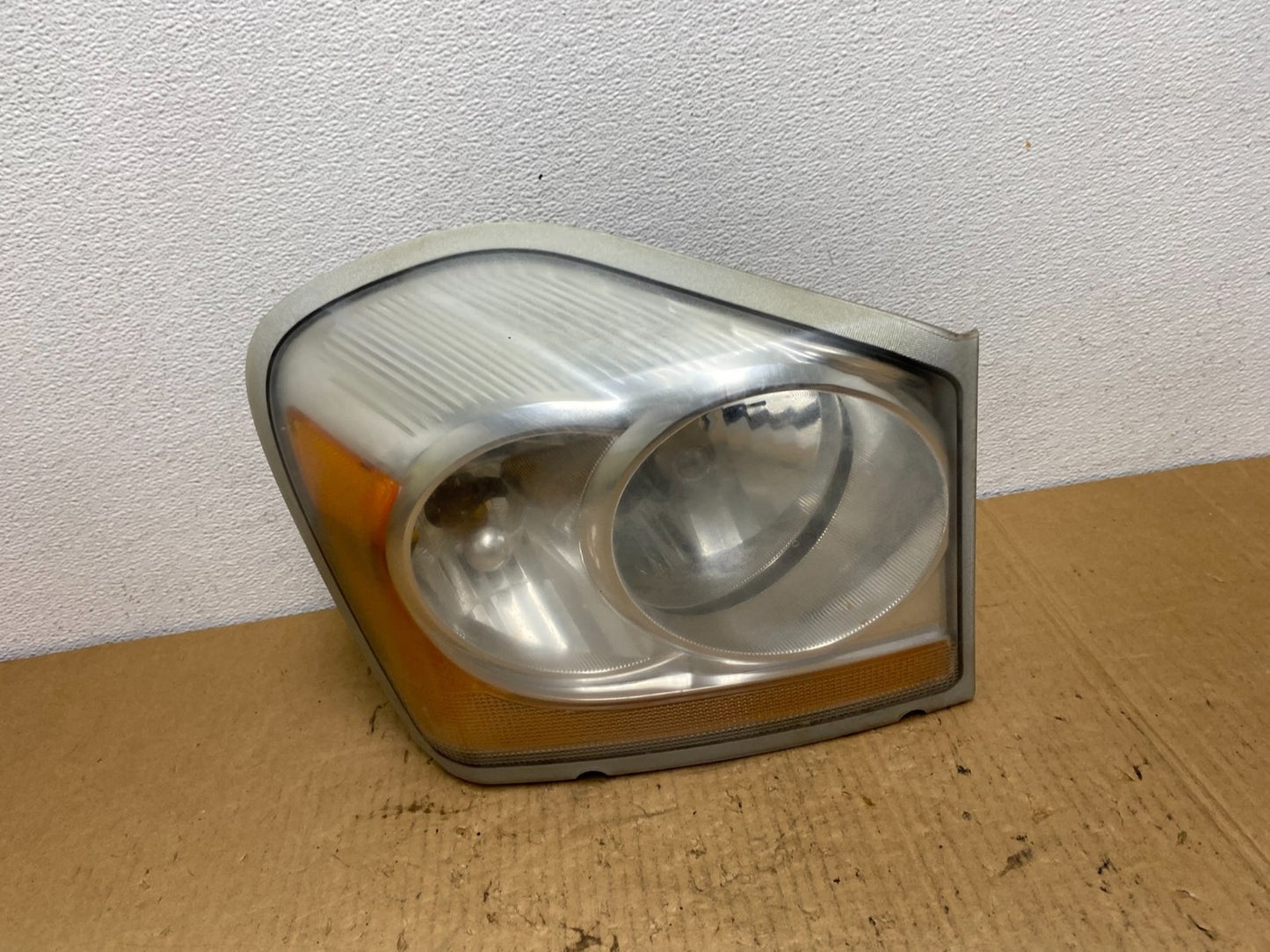 2004 2005 2006 Dodge Durango Right Passenger RH Headlight AC7770 DW0