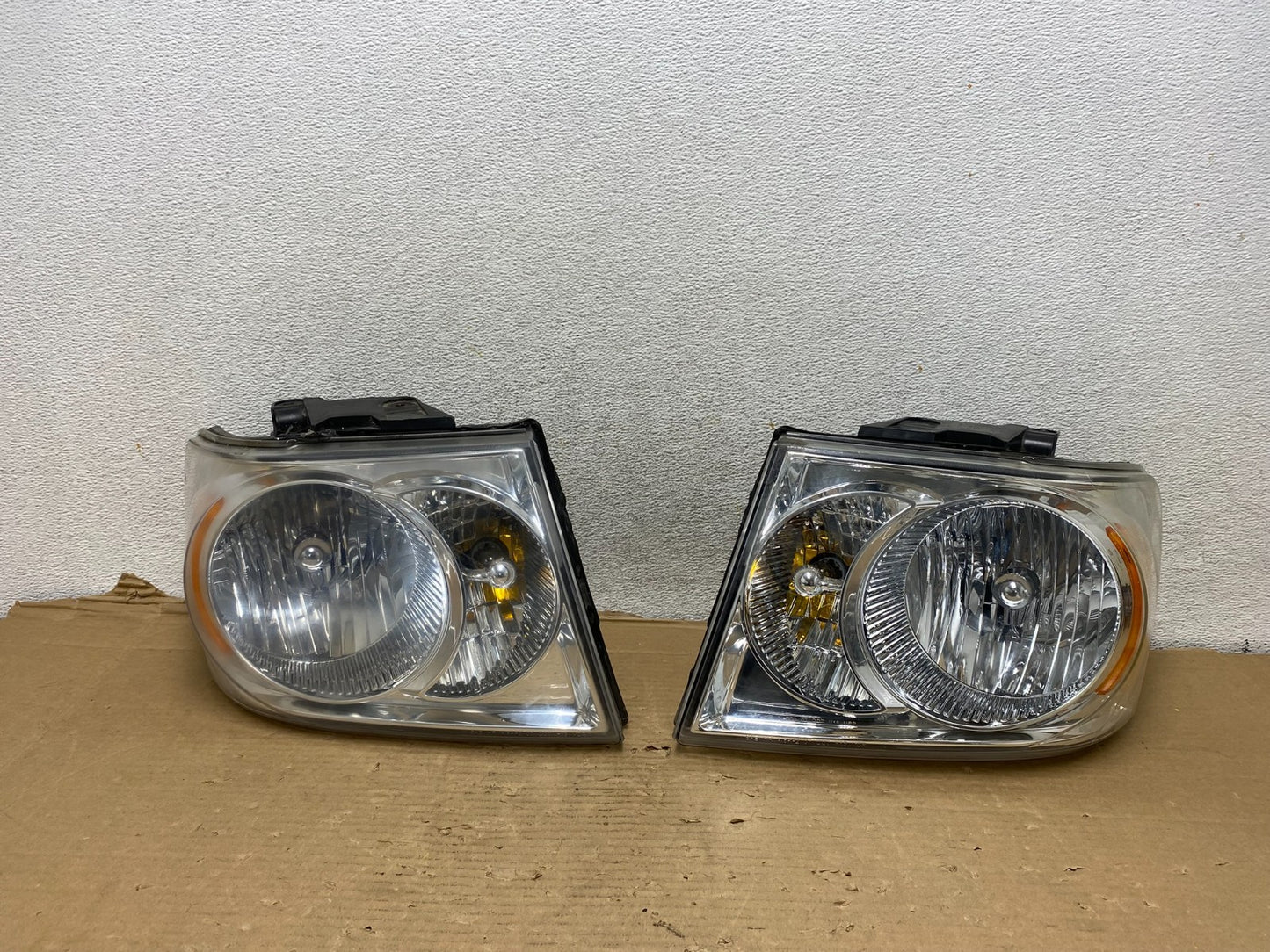 2007 2008 2009 Dodge Durango Left+Right Side Headlights AG9272 DW0