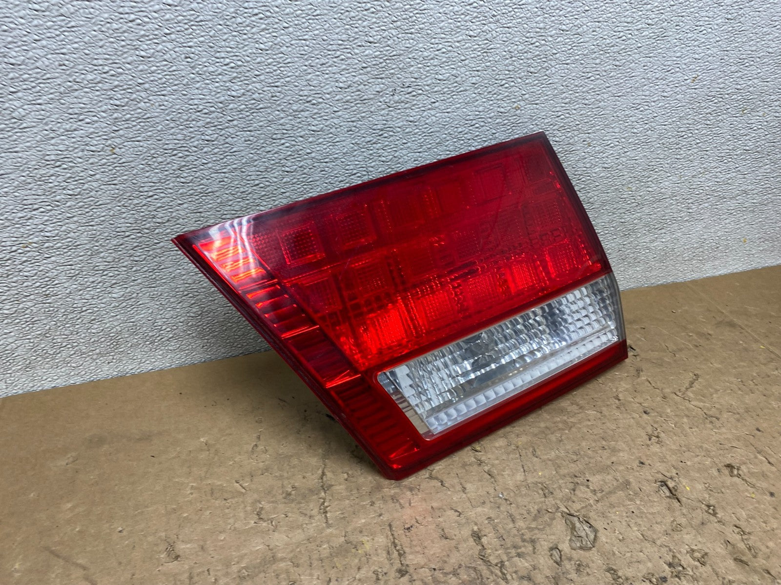 2005 2006 2007 Honda Odyssey Inner Left Driver Lh Tail Light V8552 DW2