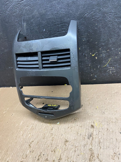 2012-2016 Chevrolet Sonic Center Dash Radio Air Vent Trim Bezel t8472 DG1