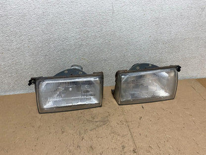 1986 to 1988 Mitsubishi Tredia Left+Right Set Side Headlights S4152 PS0
