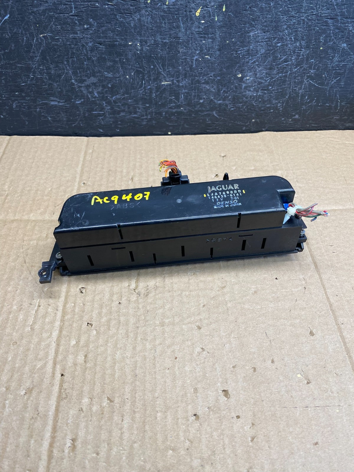 1998 to 2003 Jaguar XJ8 Climate Control Heater A/C Panel AC9407 DG4