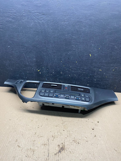 2005 to 2010 Honda Odyssey  Radio Climate Control Dash Trim Bezel Q7067 DG1