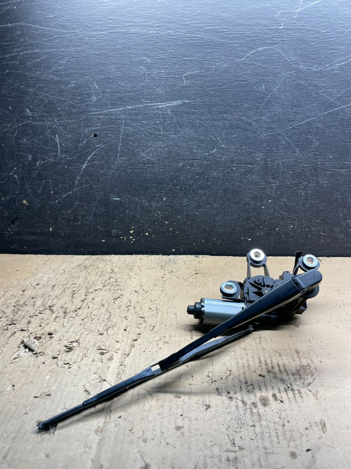 2008-2012 Land Rover LR2 Rear Glass Windshield Wiper Motor OEM w6837 DG3
