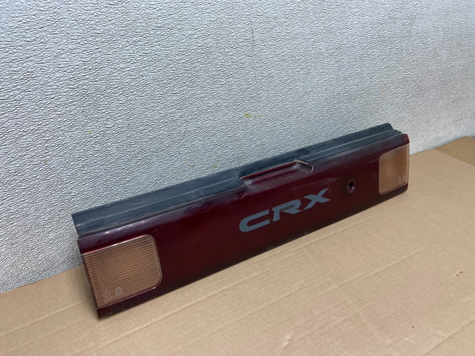 1990 to 1991 Honda CRX Center Trunk Rear Tail Light Oem AA8601 DG2