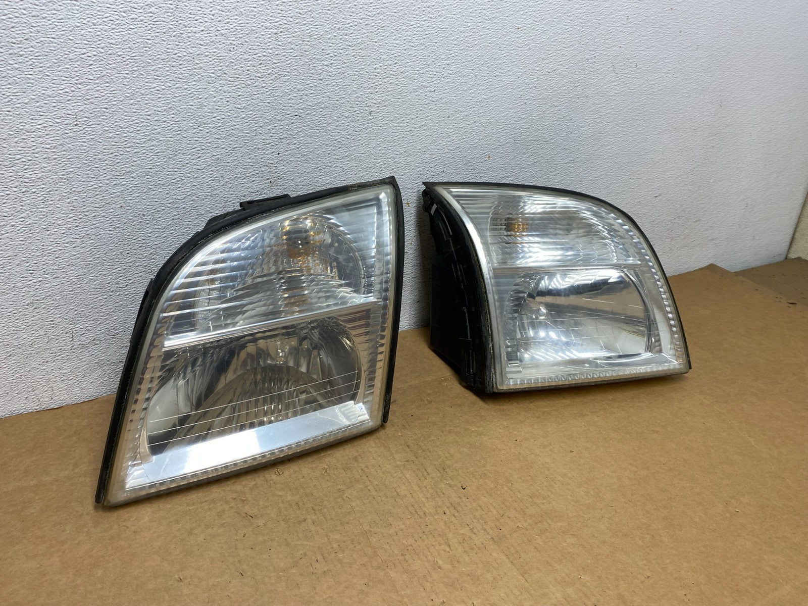 2002-2005 Mercury Mountaineer Left+Right Side Halogen Headlights AD4501 DW2