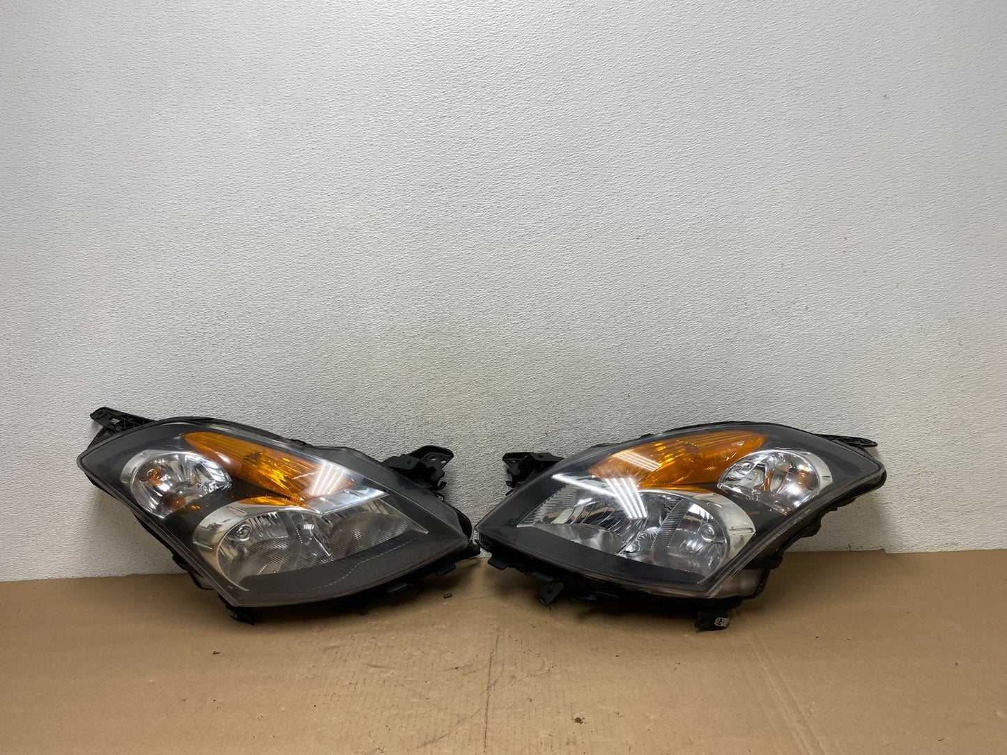 Sedan 2007 2008 2009 Nissan Altima Left+Right Set Headlights DEPO AG4654 DW0