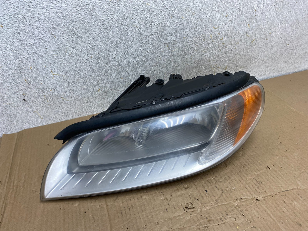 2008 to 2013 Volvo XC70 V70 S80 Driver Side Left Halogen Headlight AI1270 DW2