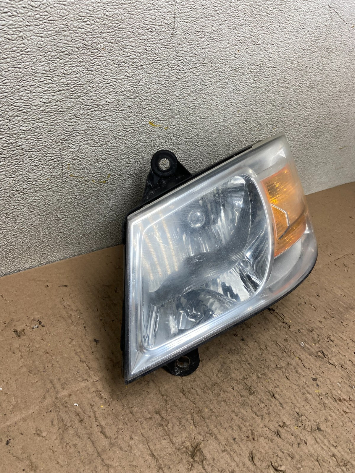 2008 to 2010 Dodge Caravan Left Driver Lh Halogen Headlight Y4684 DW2