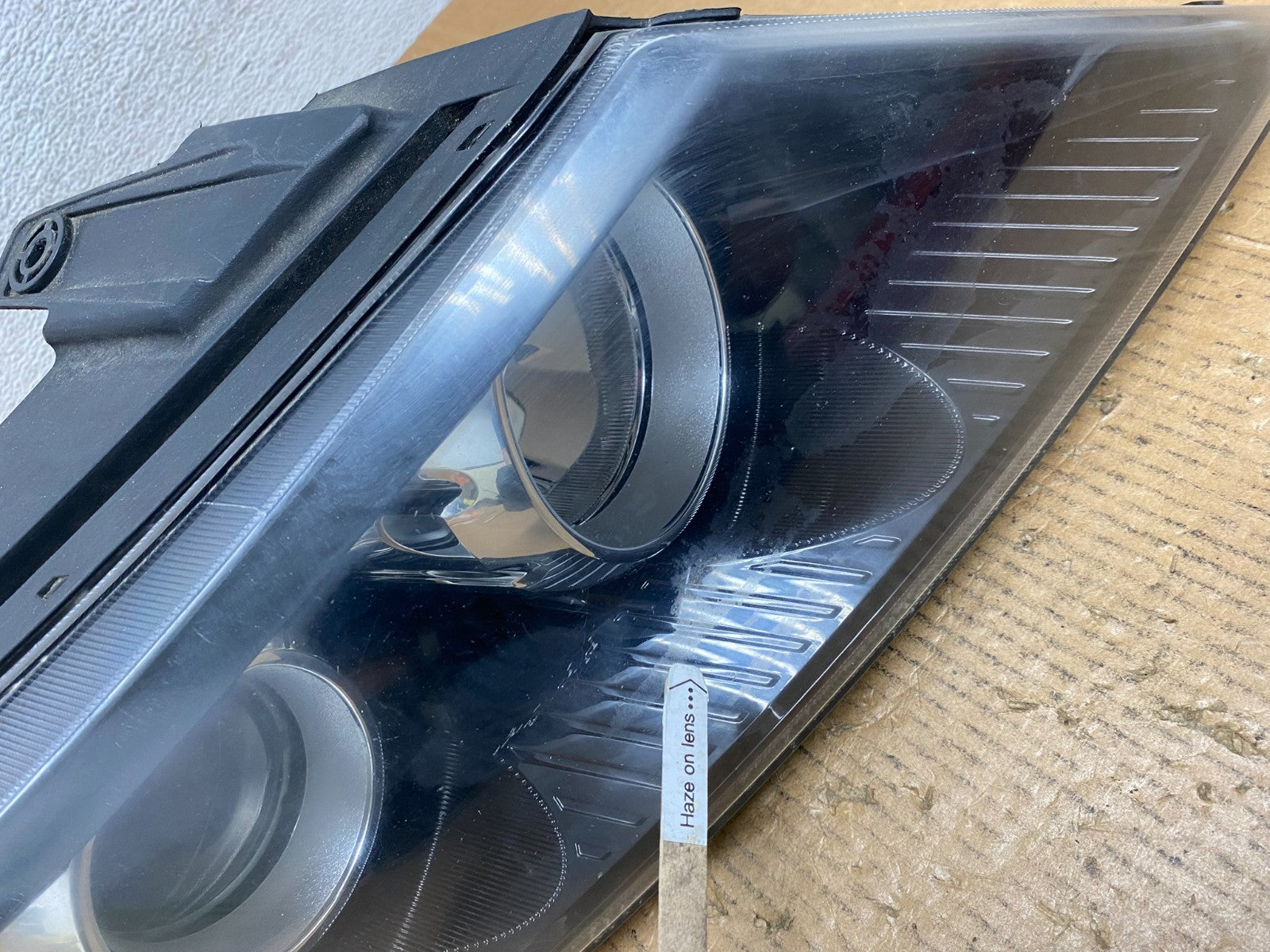 2011 to 2013 Kia Sorento Right Passenger RH Side Headlight Halogen AE1241 DW4