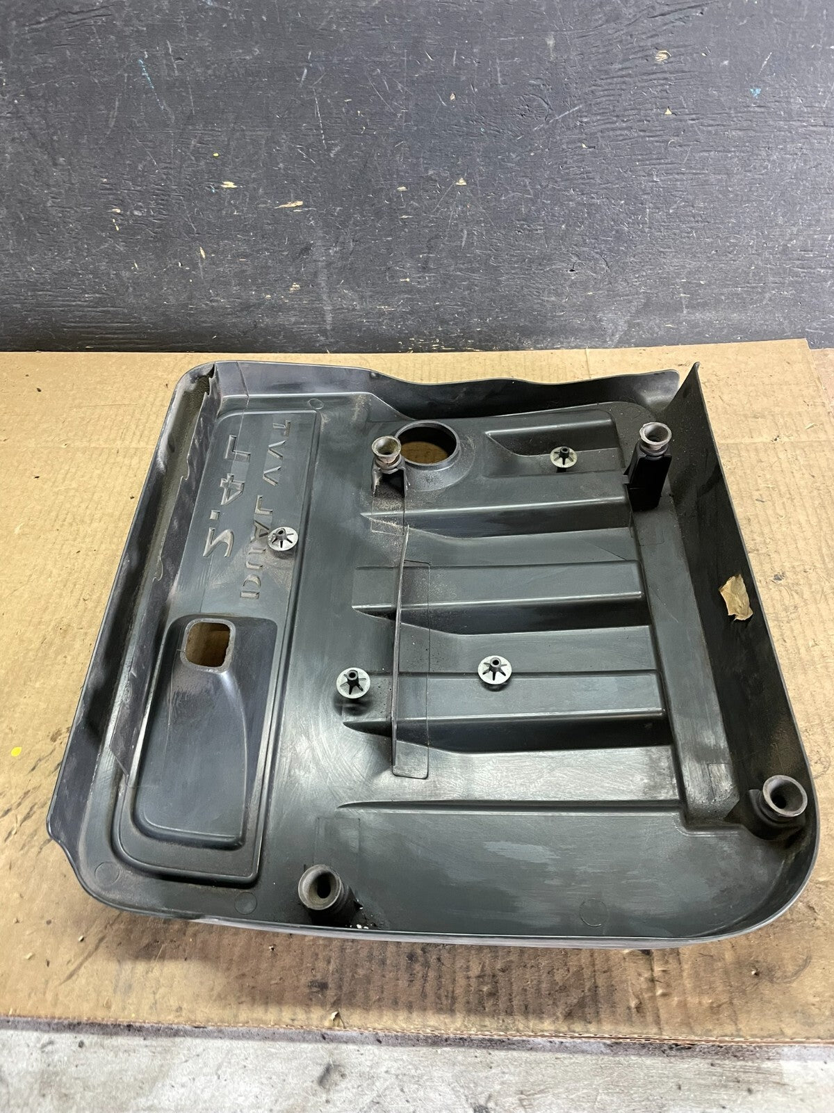 2012 to 2014 Chrysler 200 Engine Cover Top Lid Cover J4146 DG6