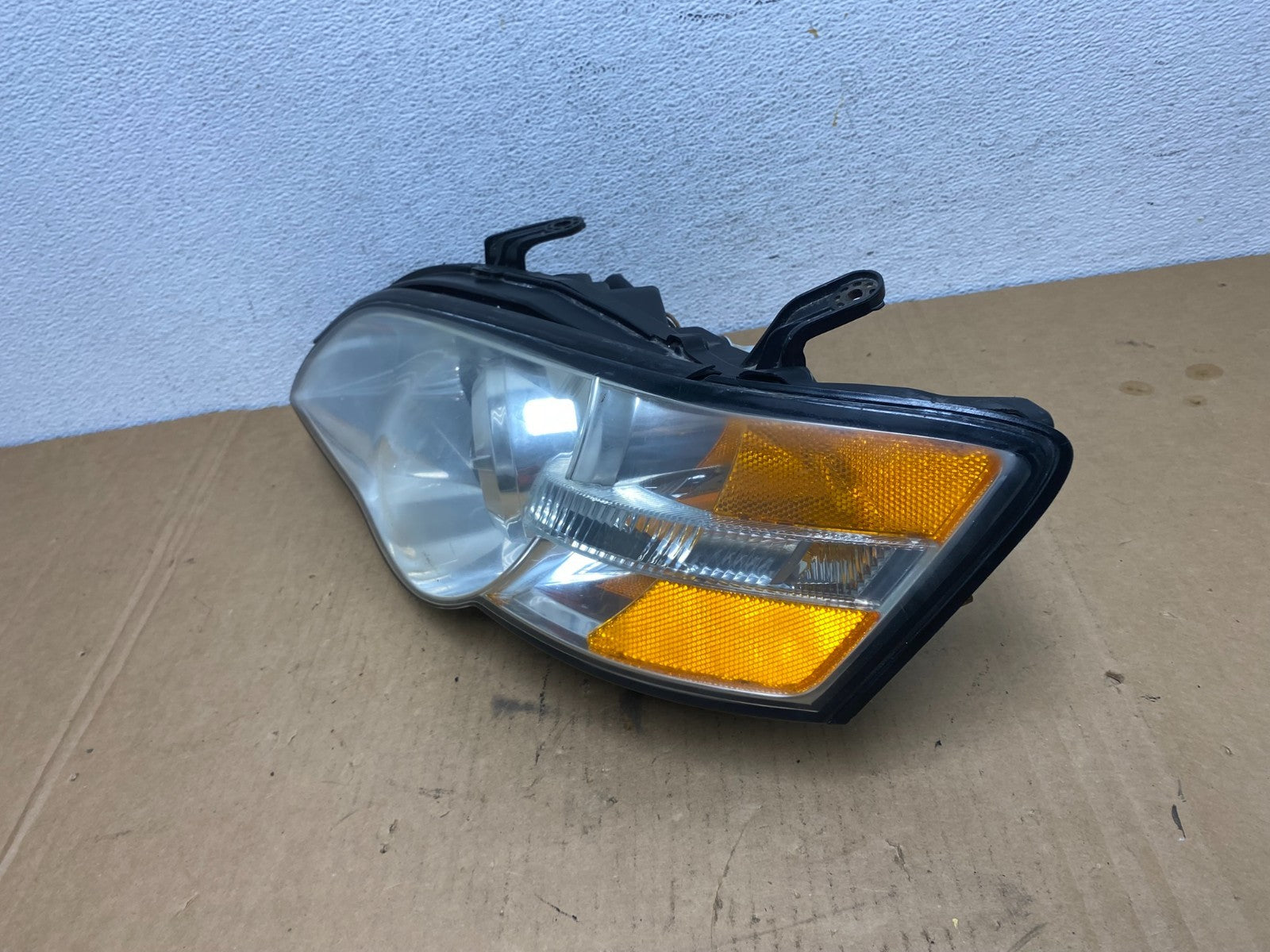 2006 to 2007 Subaru Legacy Left Driver LH Side Headlight AD2681 DW1