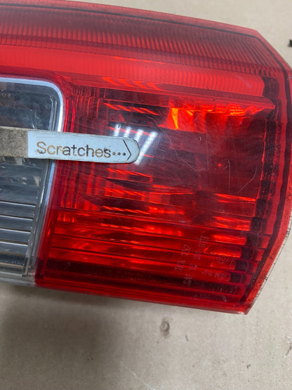 2001-2004 Volvo XC70 V70 Right Passenger RH Side Tail Light Upper AG6600 DW3