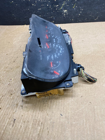 2006 Ford E350 Gauge Speedometer Cluster OEM z4385 DG3