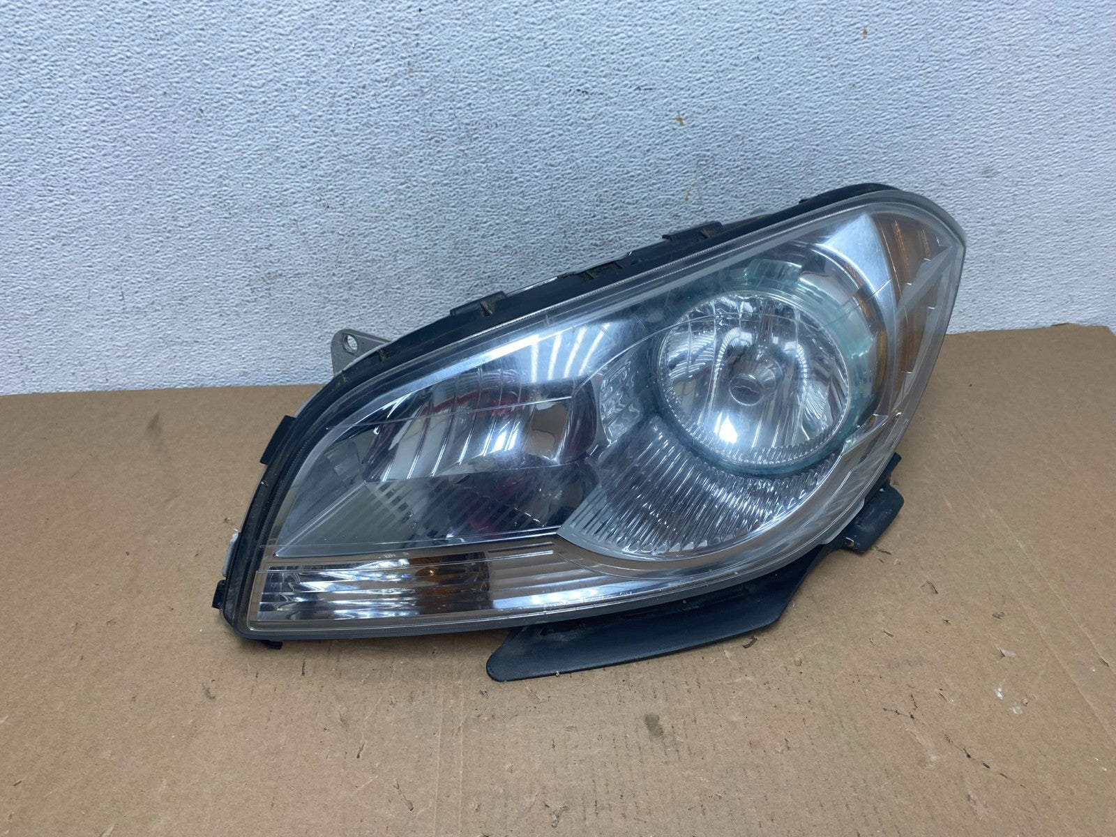 2008 to 2012 Chevrolet Malibu Left Driver LH Side Headlight AD7949 DW0