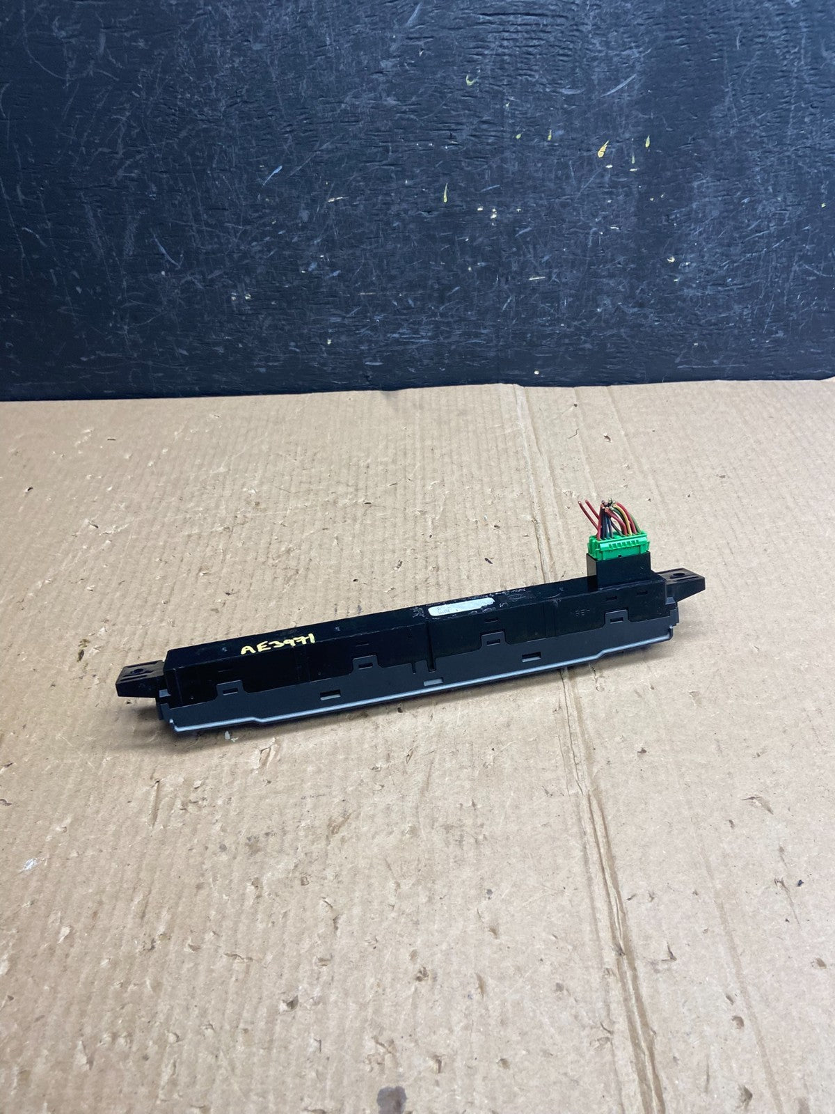 2006-2009 Land Range Rover Sport Center Console Hazard Door Lock Switch AE39714