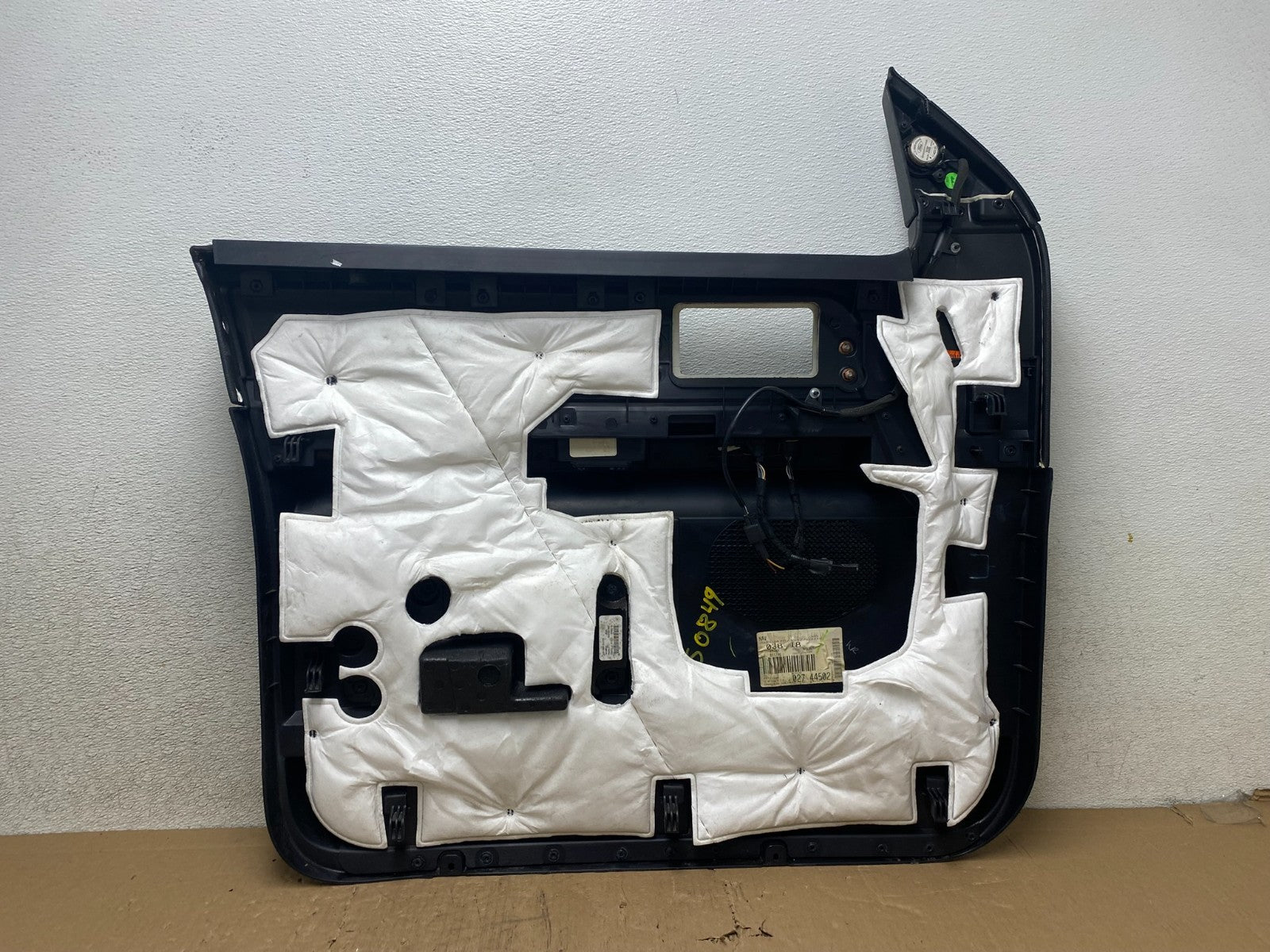 2007-2014 Lincoln Navigator Right Passenger Front Door Panel OEM S0849 DG6