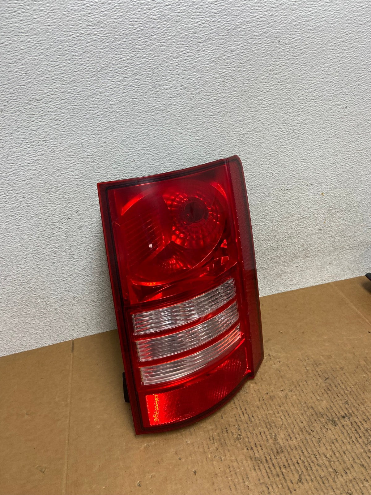 2008 - 2010 Chrysler Town And Country Right Passenger Tail Light AE0207 LK2