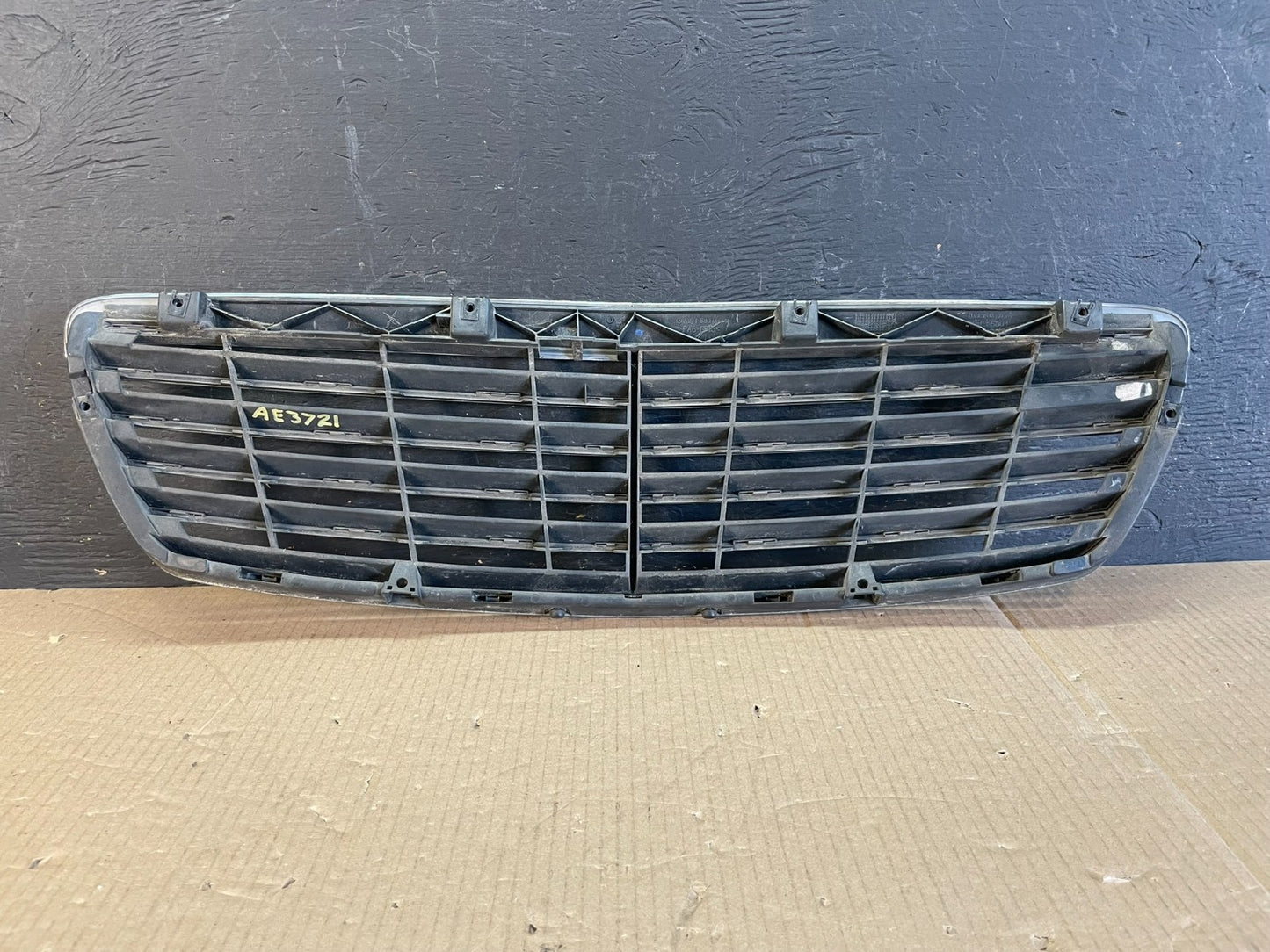 2003 to 2006 Mercedes Benz E-Class Front Upper Grill Grille ae3721 DG3