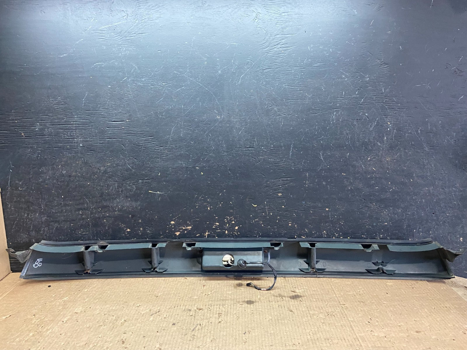 1996 to 2002 Chevrolet Express 3rd Third Brake Light Trim Spoiler Z3264 DG4