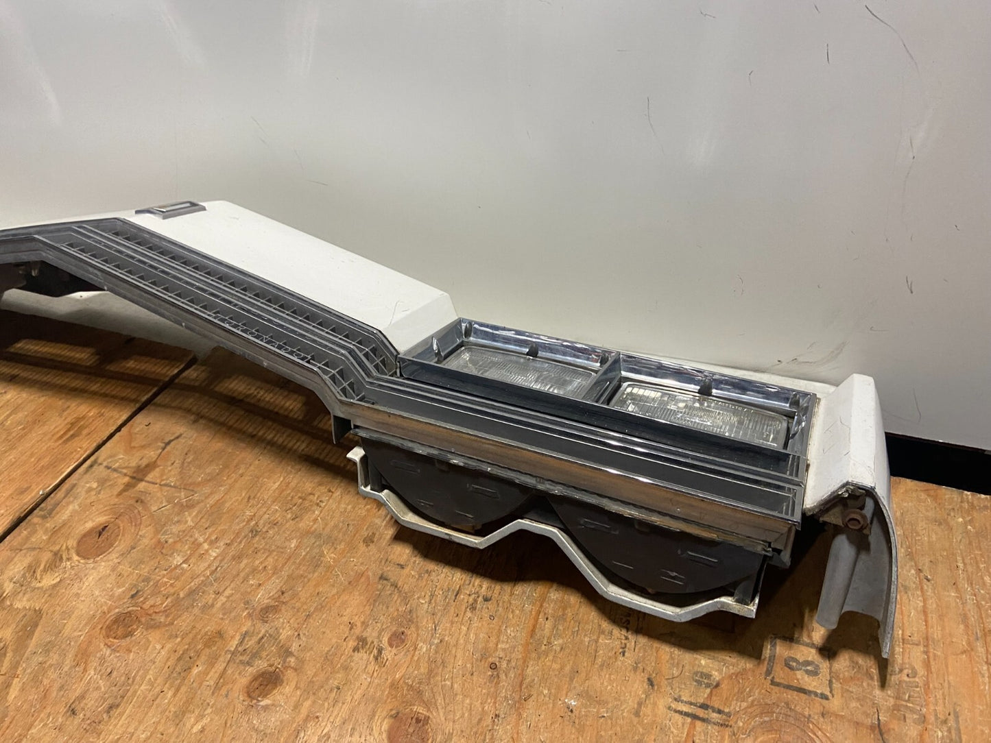 1989 to 1990 Buick Century Coupe Front Headlight Grill Header O32607