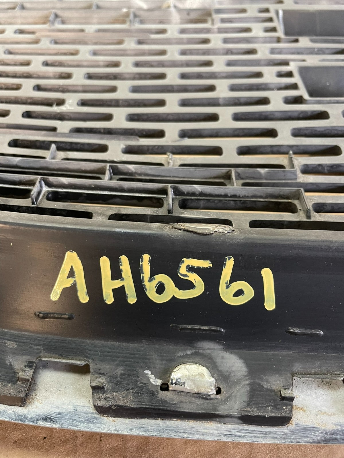 2007 to 2012 GMC Acadia Front Upper Grill Grille AH6561 DG7