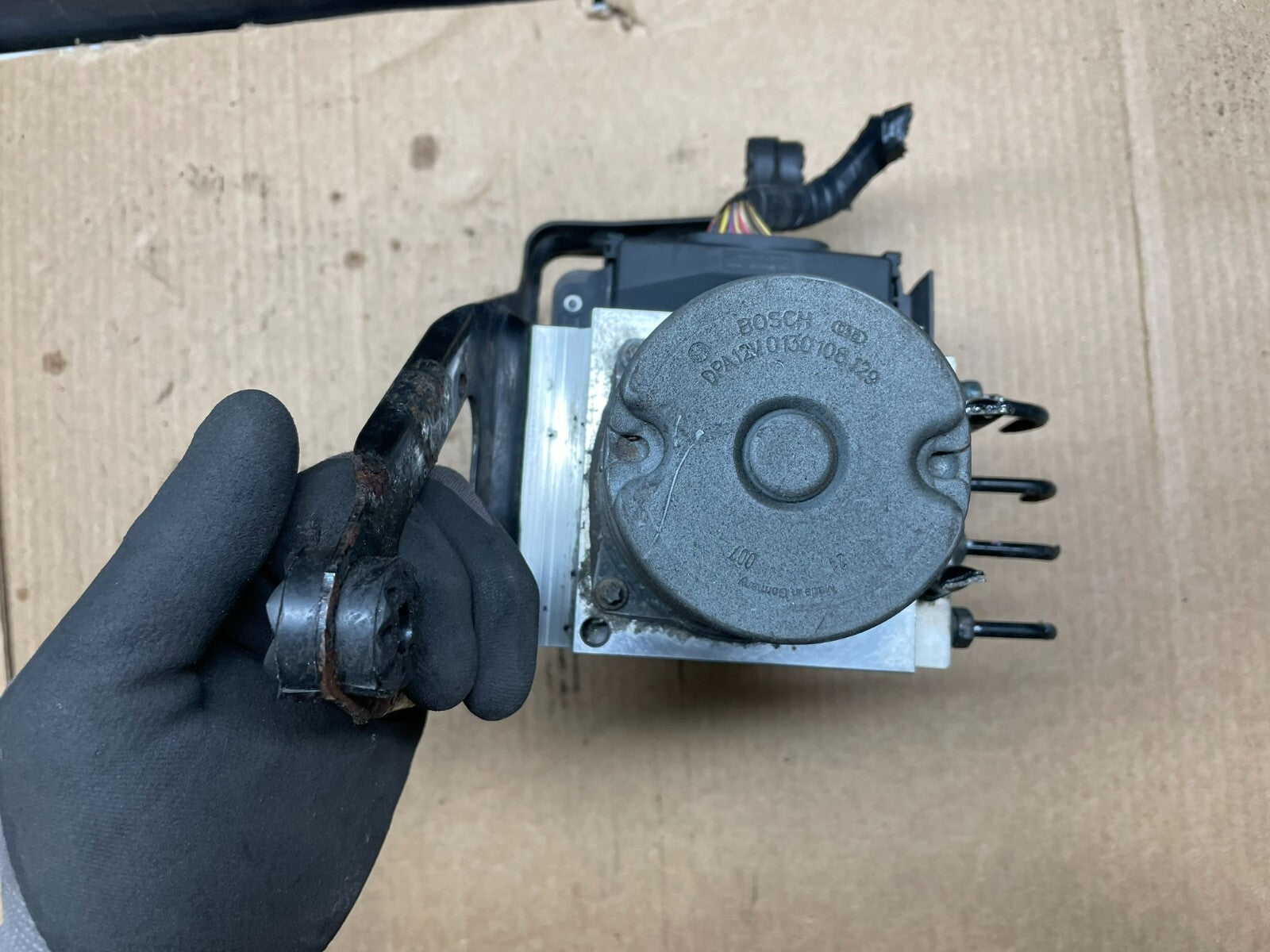 2007 to 2013 BMW X5 E70 ABS Anti-Lock Brake Pump Module OEM D8526 DG14