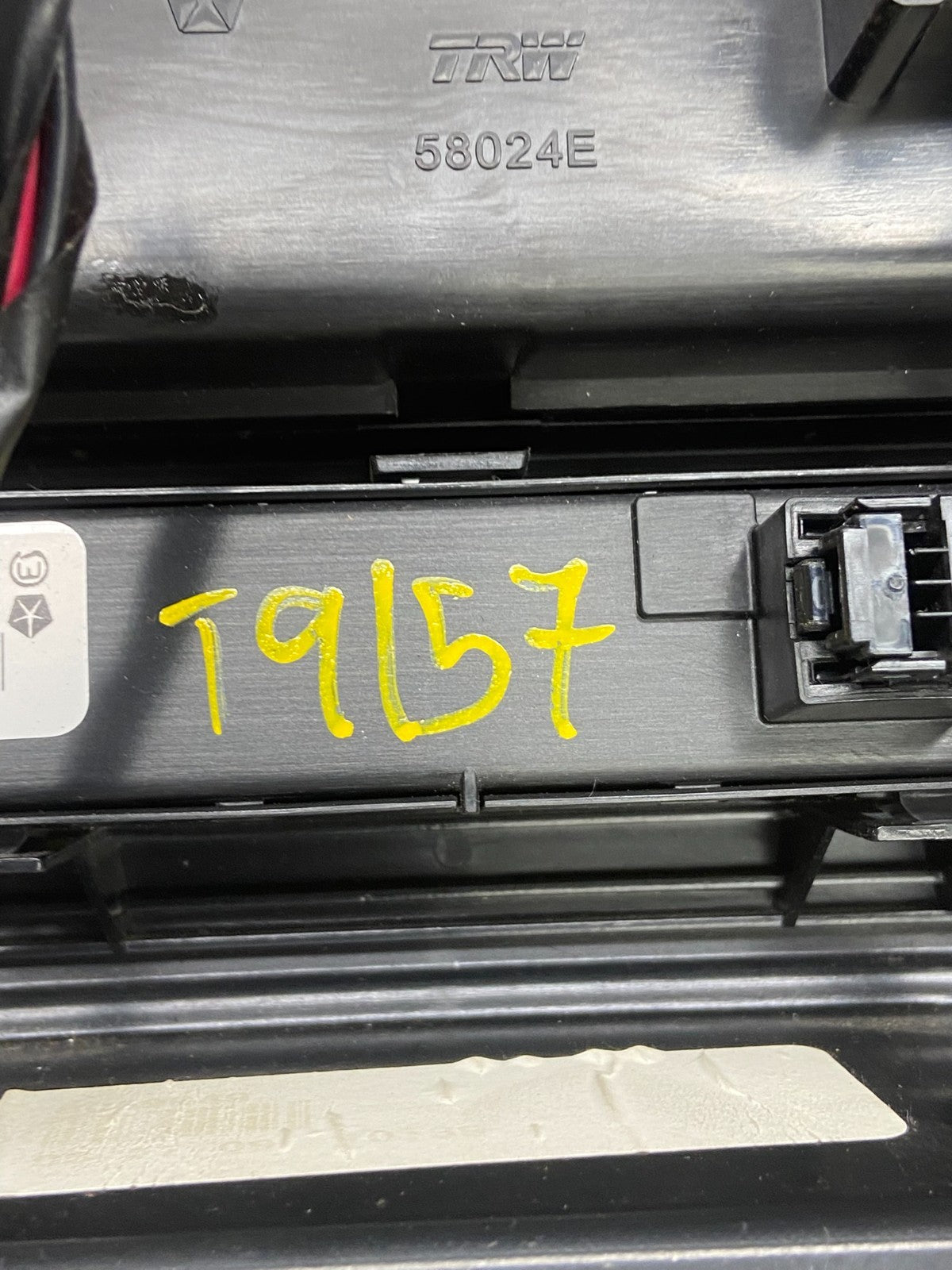 2008 2009 2010 Jeep Commander Grand Cherokee A/C Climate Control Bezel t9157 DG6
