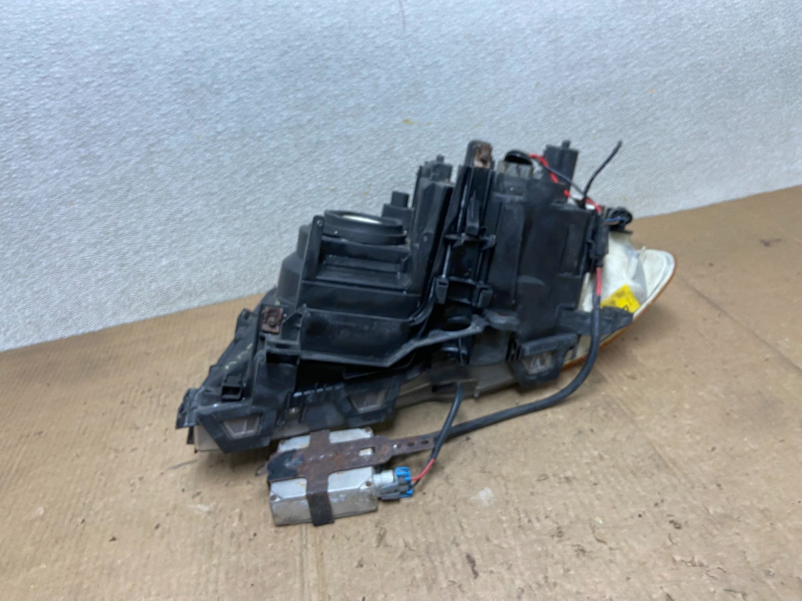 2000 to 2003 BMW 325Ci 330Ci E46 Coupe Right Side Halogen Headlight AA7025 DG8