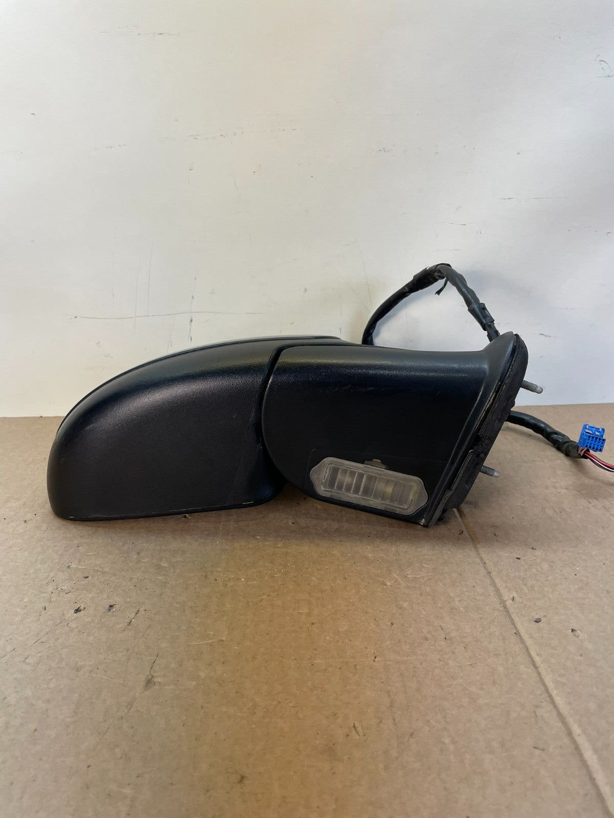2003 to 2006 Gmc Yukon Right Passenger Turn Signal View Door Mirror AH6214 DW3