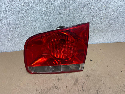 2004-2007 Volkswagen Touareg Right RH Side Inner Tail Light AF3269 LK0