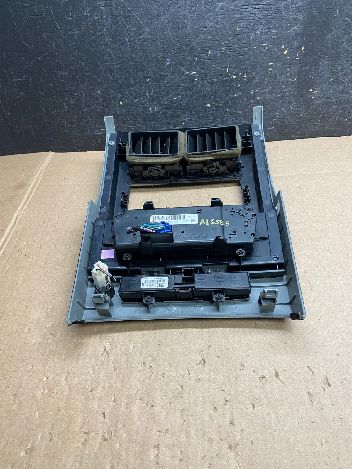 2008 to 2012 Jeep Liberty Dash Climate Temperature Control Radio Bezel AI6385 DG3