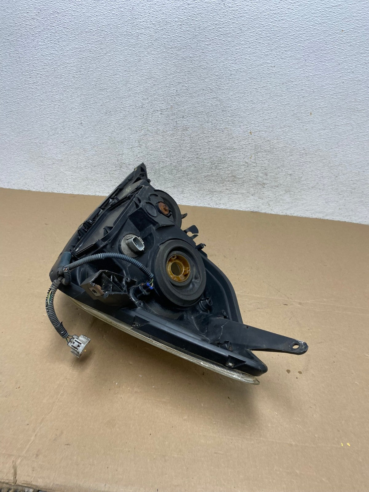 2004-2005 Toyota Sienna Right Passenger Halogen Headlight AF4472 LK7